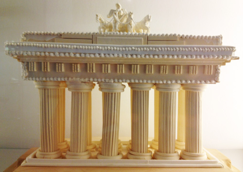 brandenburg_tor_sugar Brandenburg Tor made out of sugar