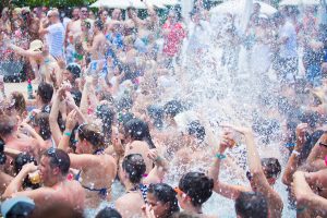 pool party
