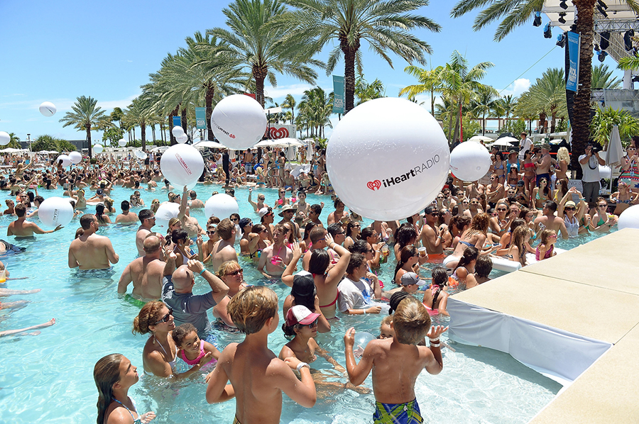 La Fiesta en La Piscina the iHeartRadio Ultimate Pool Party in Miami