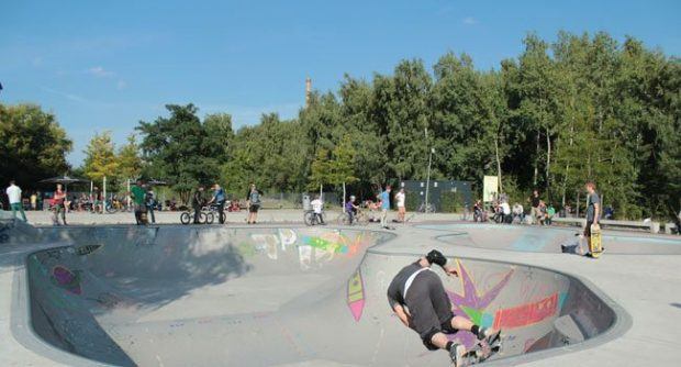 The Only Guide You Need to Berlin's Best Neighborhoods - Travels of Adam - https://travelsofadam.com/2014/12/where-to-stay-berlin-neighborhoods/