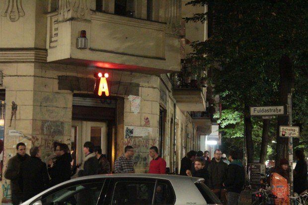 The Only Guide You Need to Berlin's Best Neighborhoods - Travels of Adam - https://travelsofadam.com/2014/12/where-to-stay-berlin-neighborhoods/